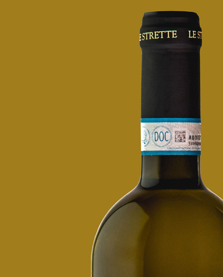Dettaglio della bottiglia del vino Langhe Nas-cëtta del Comune di Novello DOC
